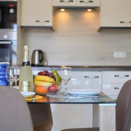 Apartment La Concha With Pool For Kids!